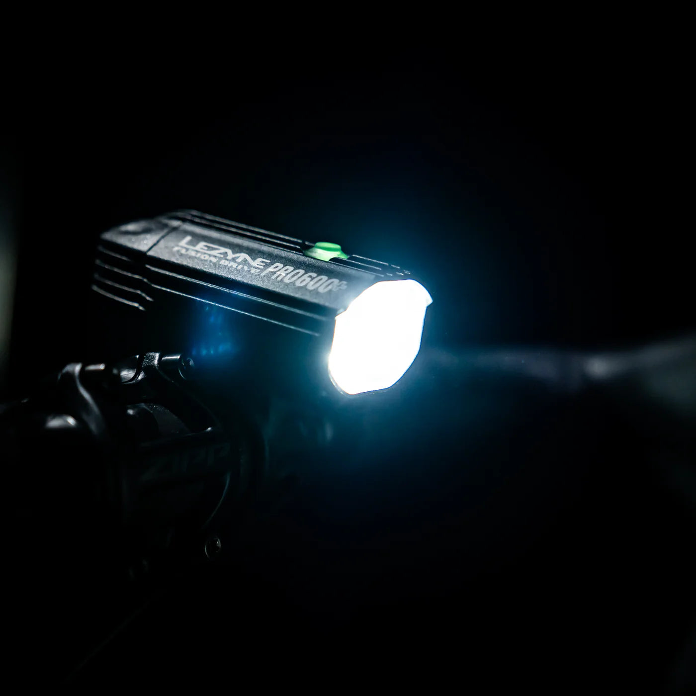 LEZYNE - FUSION DRIVE PRO 600+ FRONT