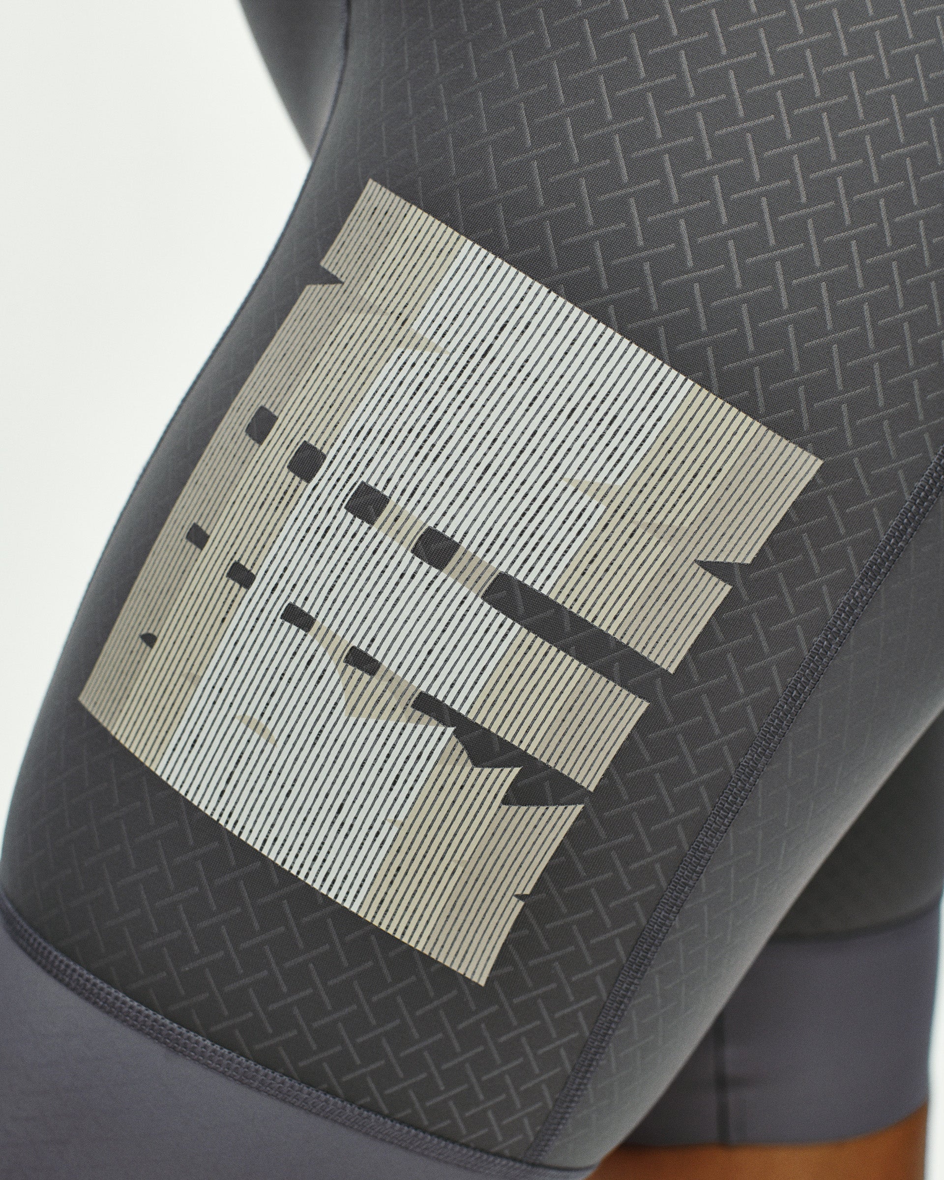 WOMEN'S MECHANISM LOGO BIBS - MEDIUM GREY