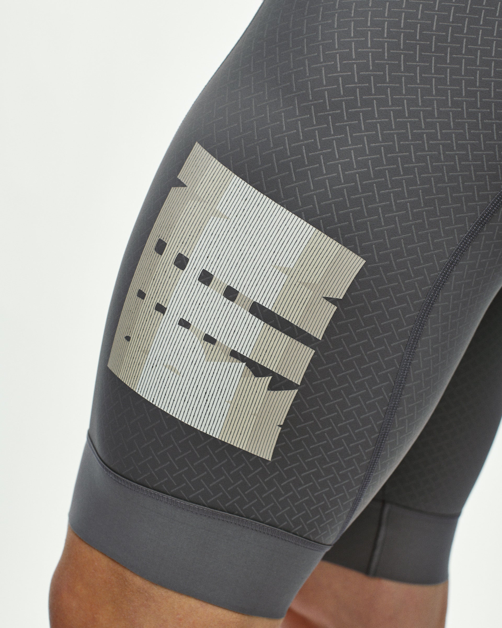 MEN'S MECHANISM LOGO BIBS - MEDIUM GREY