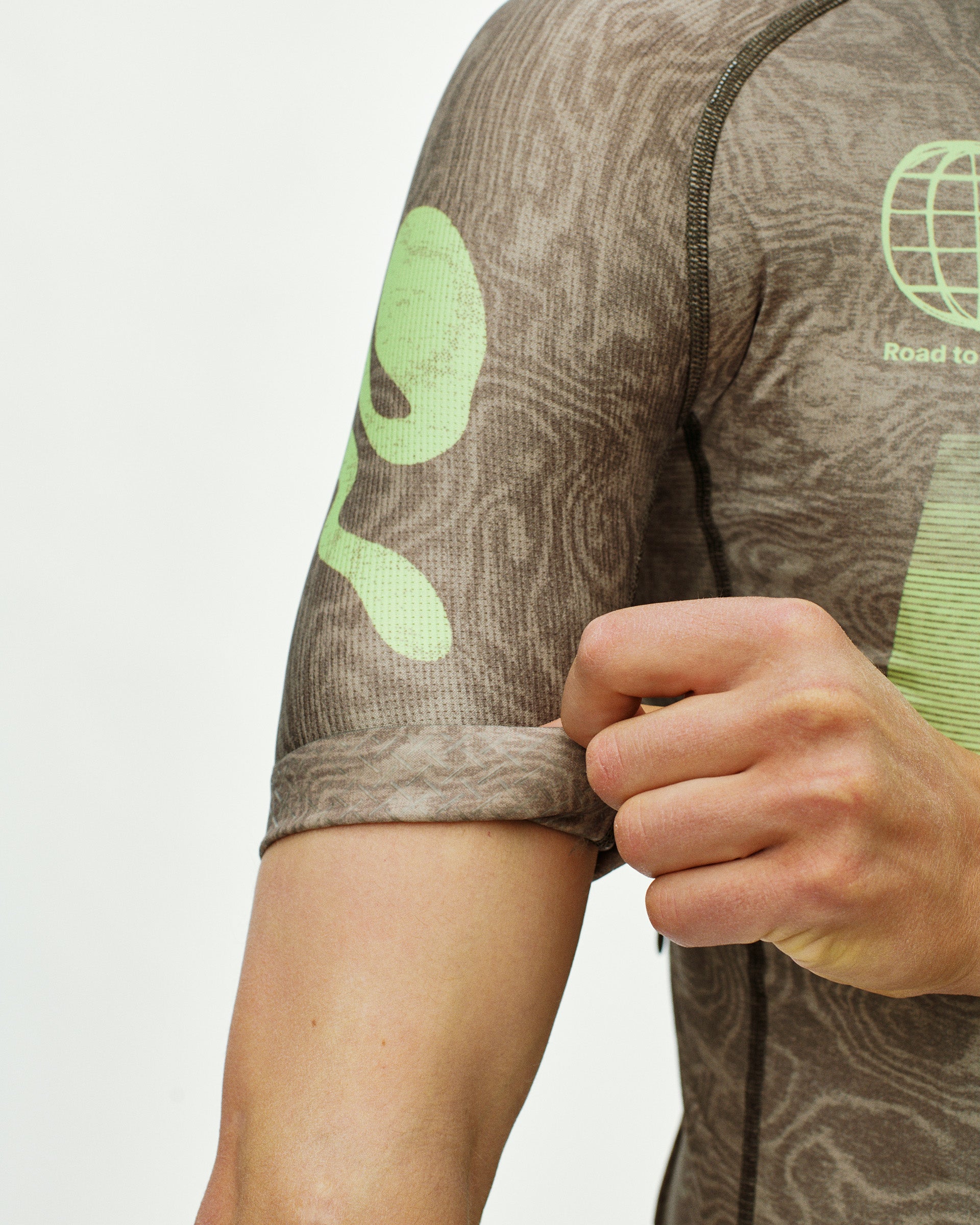 MEN'S MECHANISM LOGO JERSEY - AOP RTN EARTH