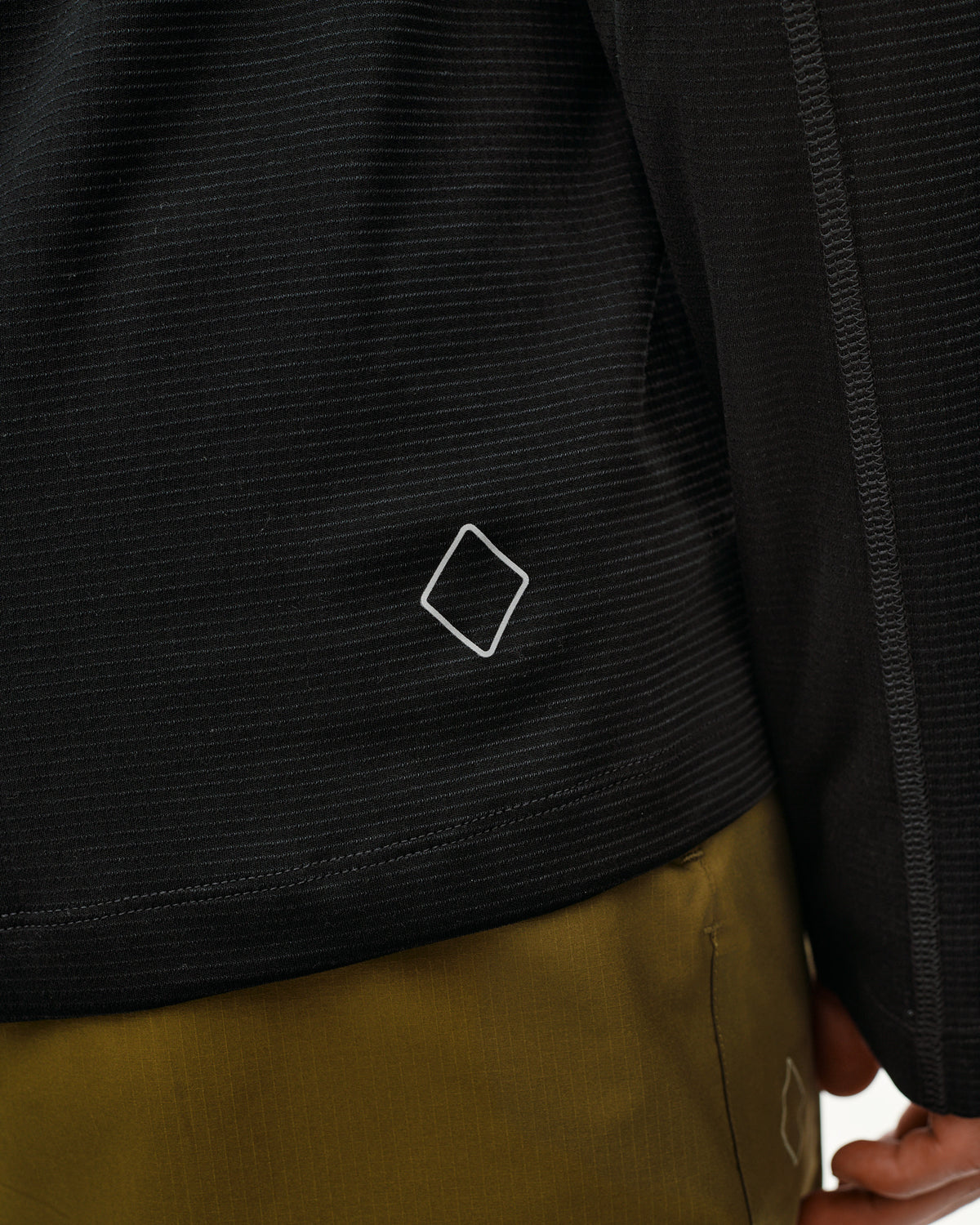 BALANCE LS SHIRT - BLACK