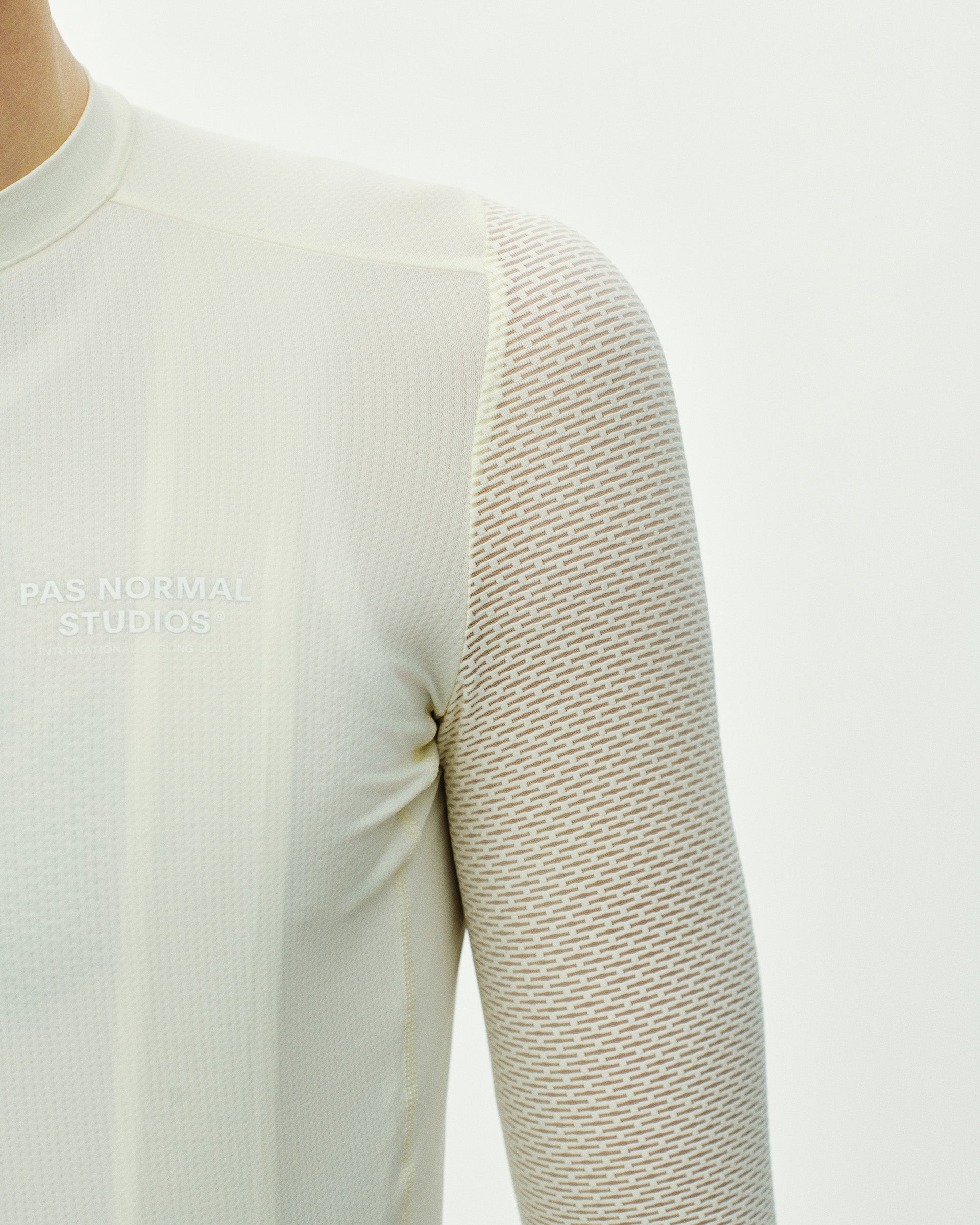 ESSENTIAL LIGHT LONGSLEEVE JERSEY - OFF WHITE