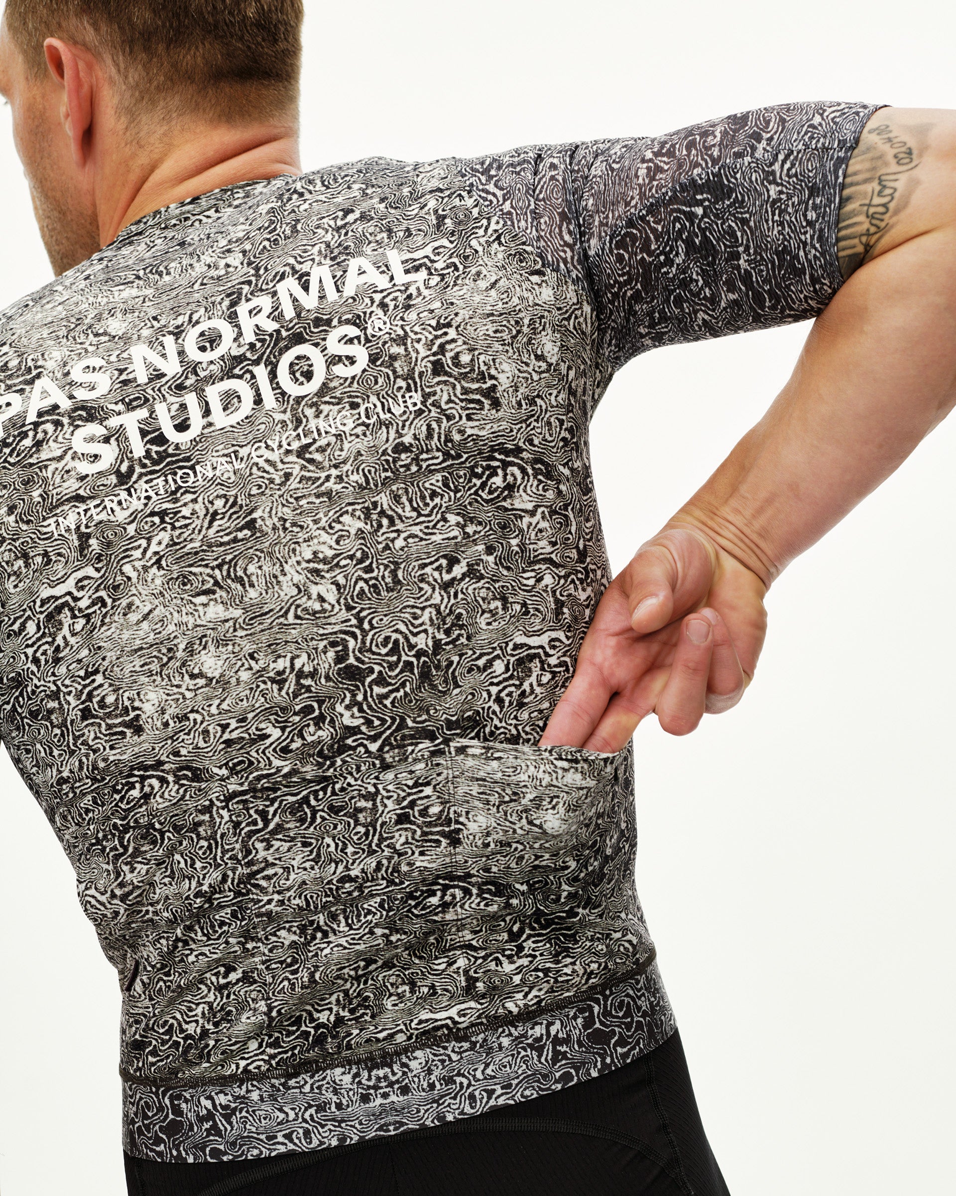 ESSENTIAL LIGHT JERSEY - AOP GRAIN OFF WHITE