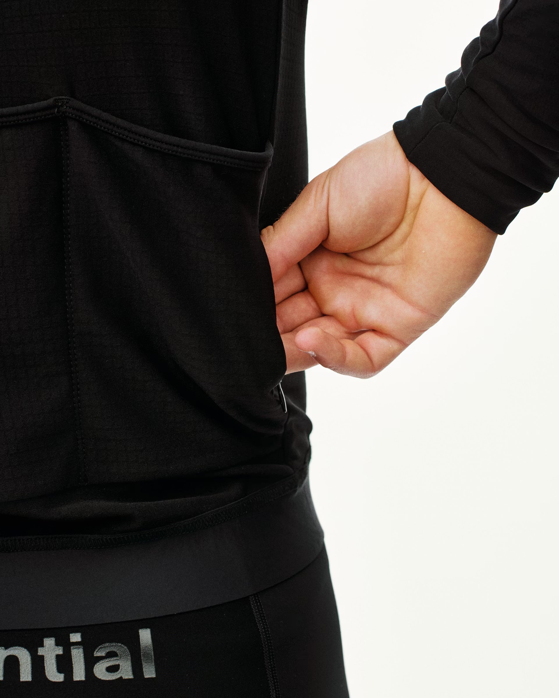 ESSENTIAL LONGSLEEVE JERSEY - BLACK