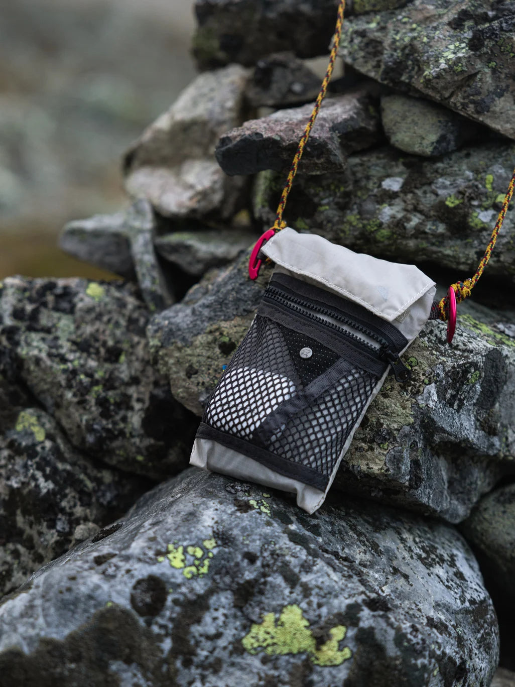 ALGIR LANYARD POCKET - RAVEN