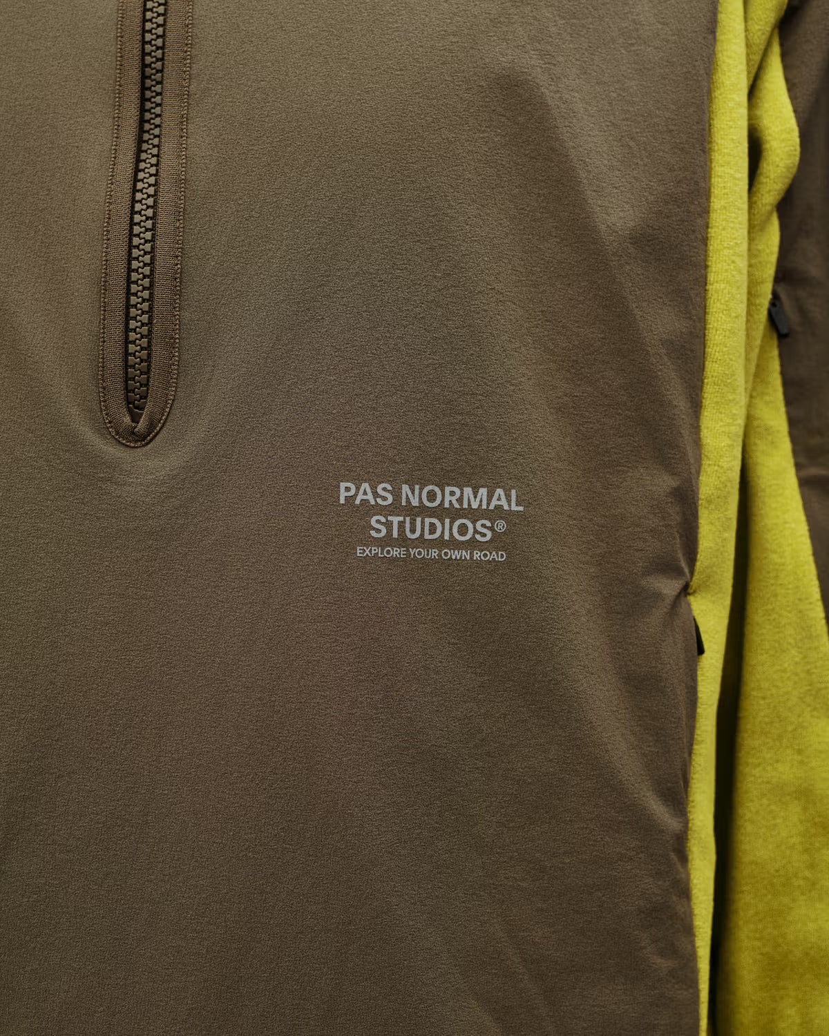 OFF-RACE LIGHT FLEECE HALF-ZIP - MOSS GREEN
