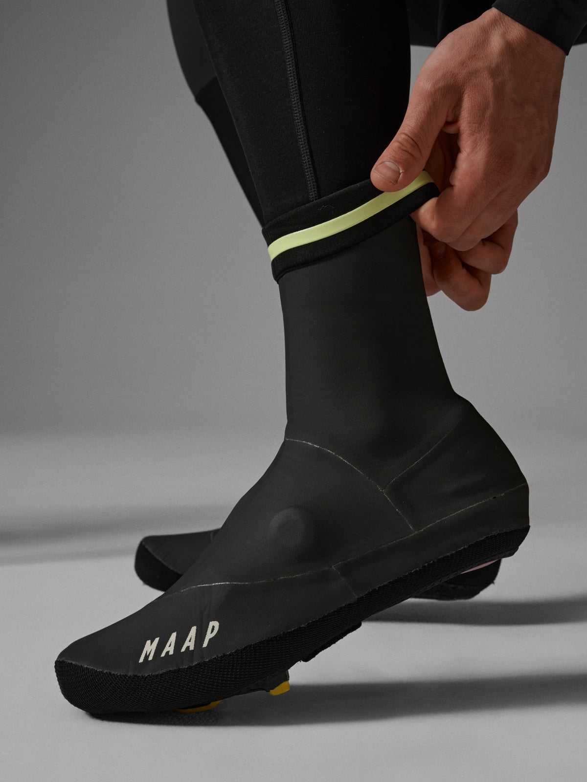 APEX WINTER OVERSHOE - BLACK