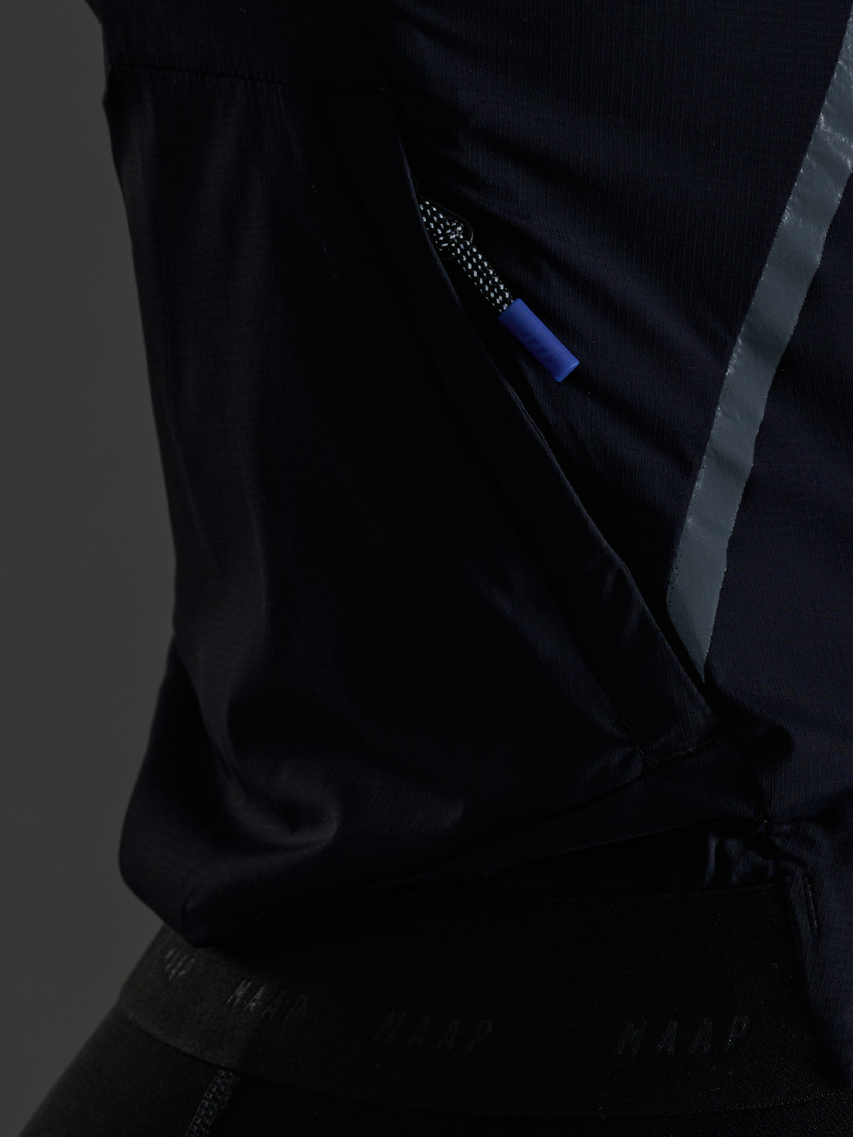 FLOW JACKET - BLACK