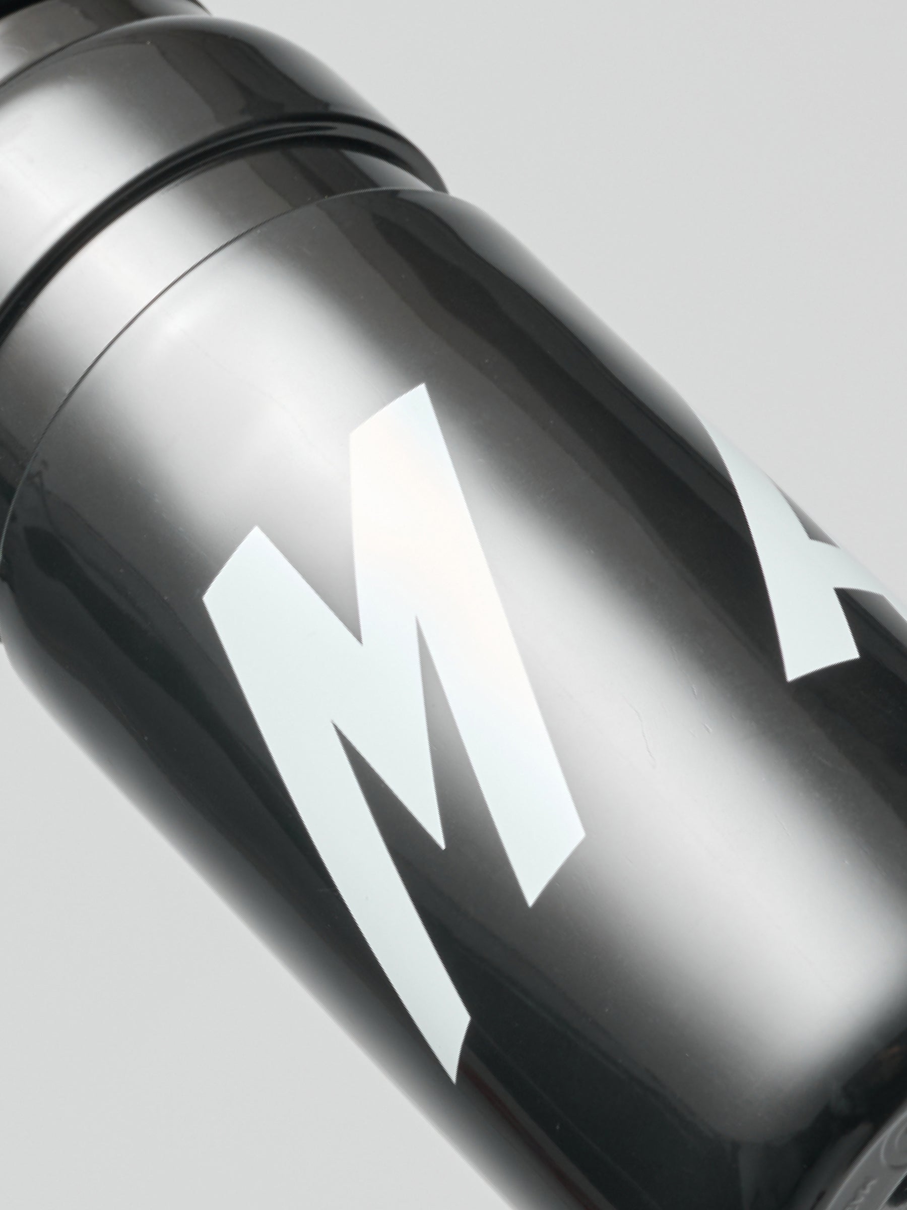 CORE BOTTLE LARGE - BLACK