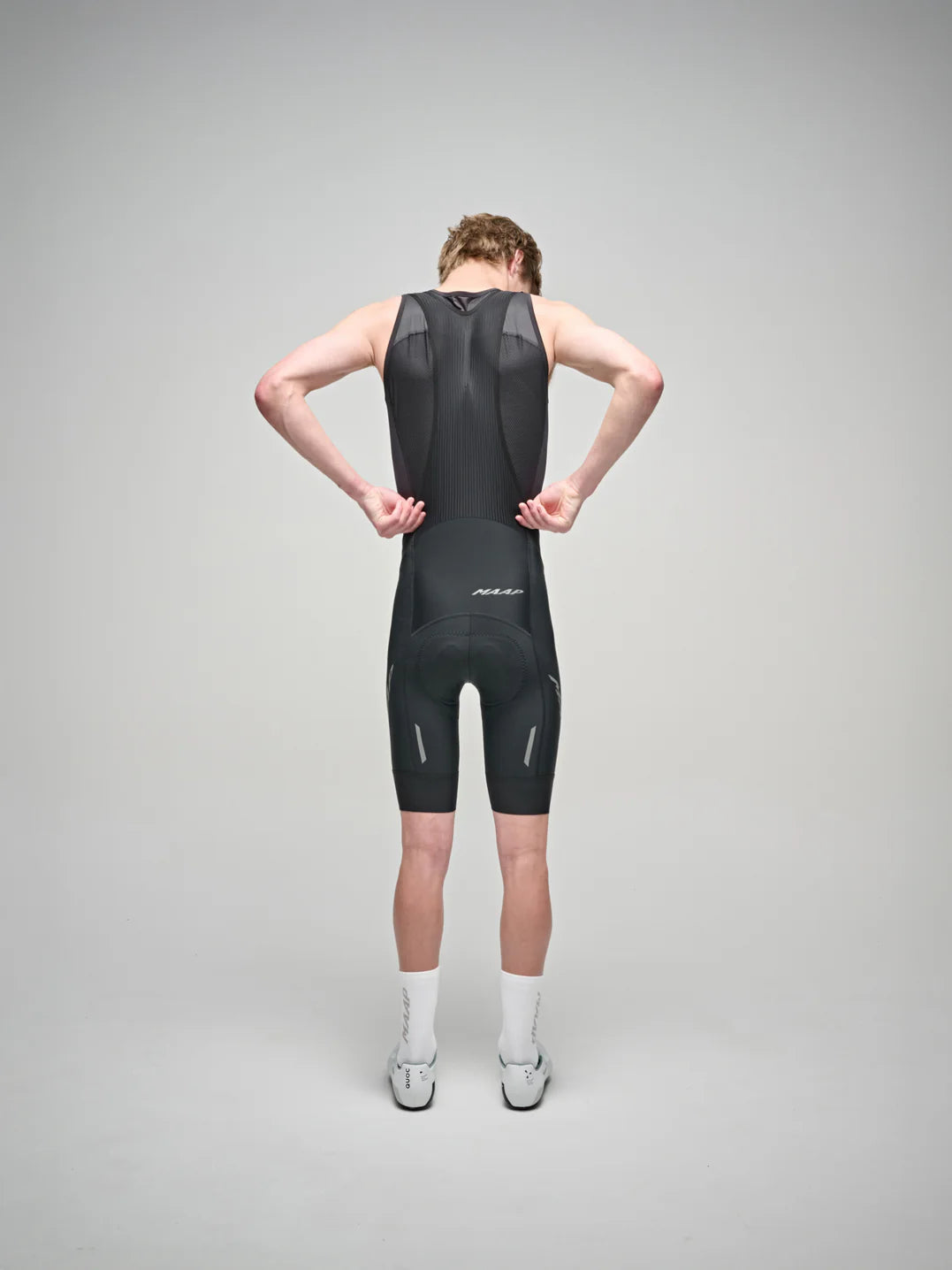 TEAM MESH BASE LAYER - BLACK