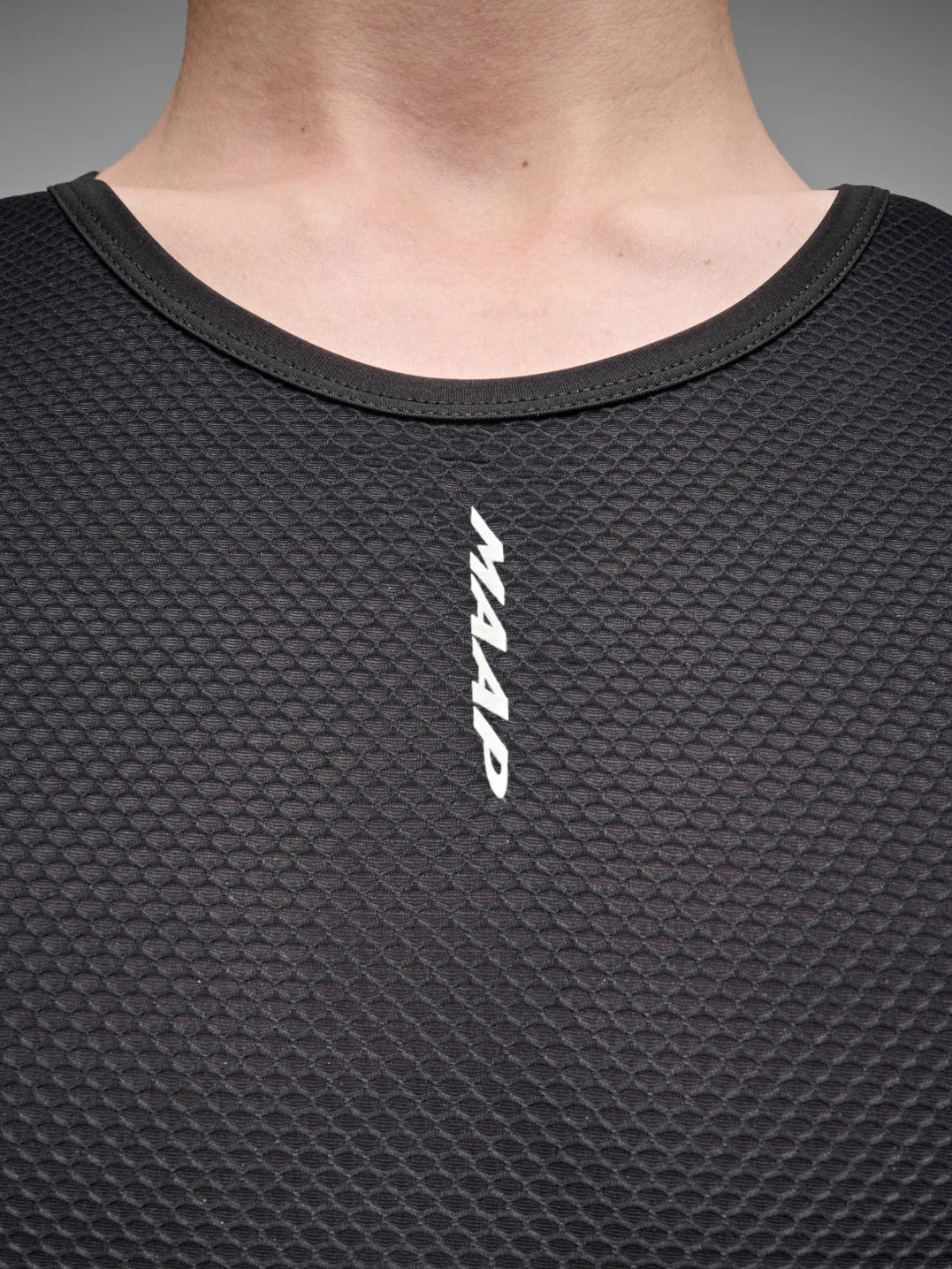 TEAM MESH BASE LAYER - BLACK