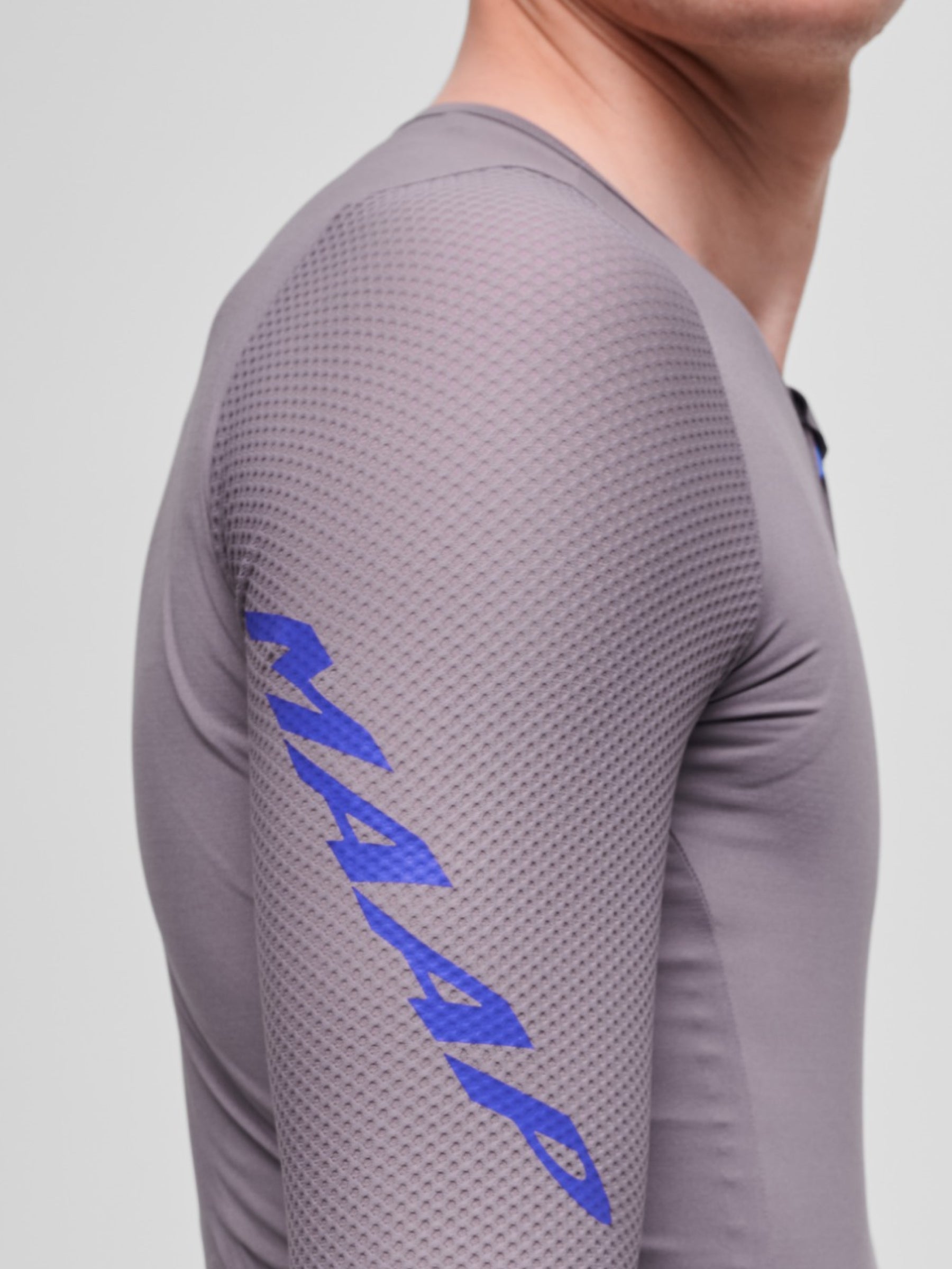 Pro Emerge Jersey in Anthracite: product image 5
