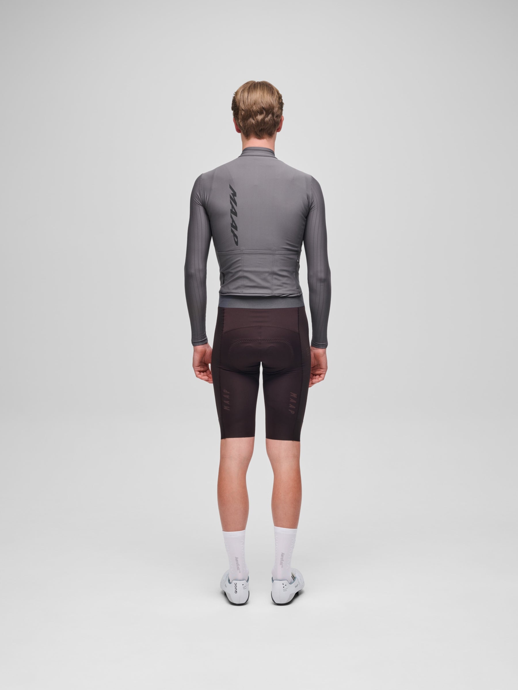 Pro Aero Thermal LS Jersey in Meteorite: Brushed fabric on internal sleeves for additional warmth against the elements.