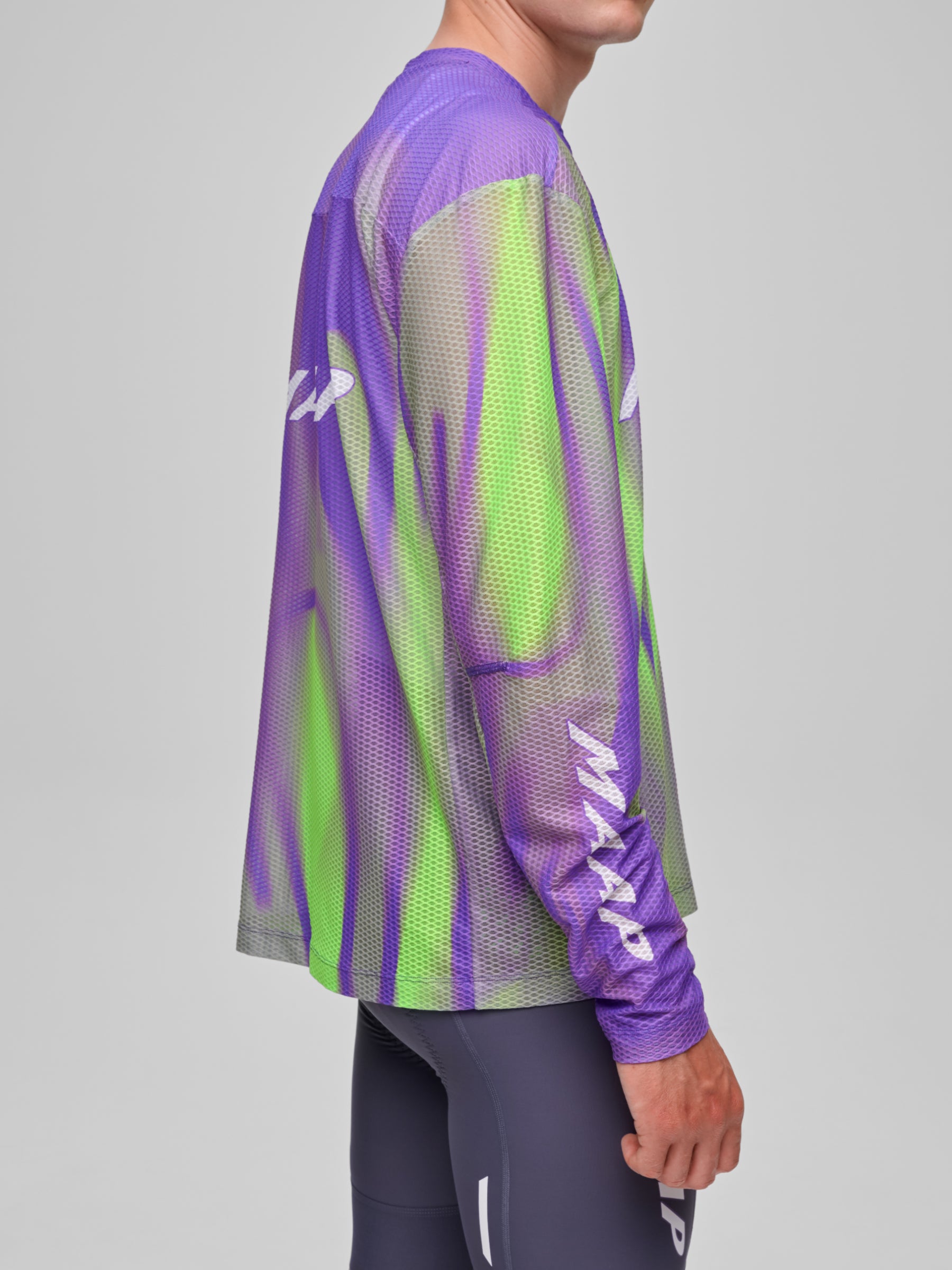 WORLDTOUR 26 MESH LS TEE - BLACKOUT GLOW