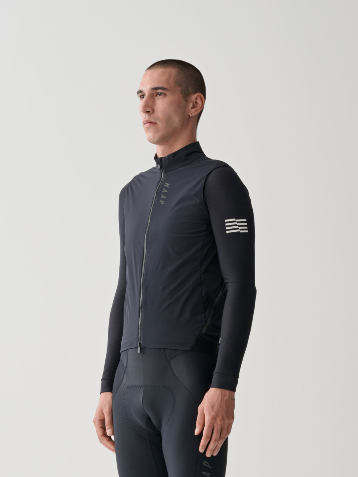 TEAM FLOW INSULATED VEST - BLACK