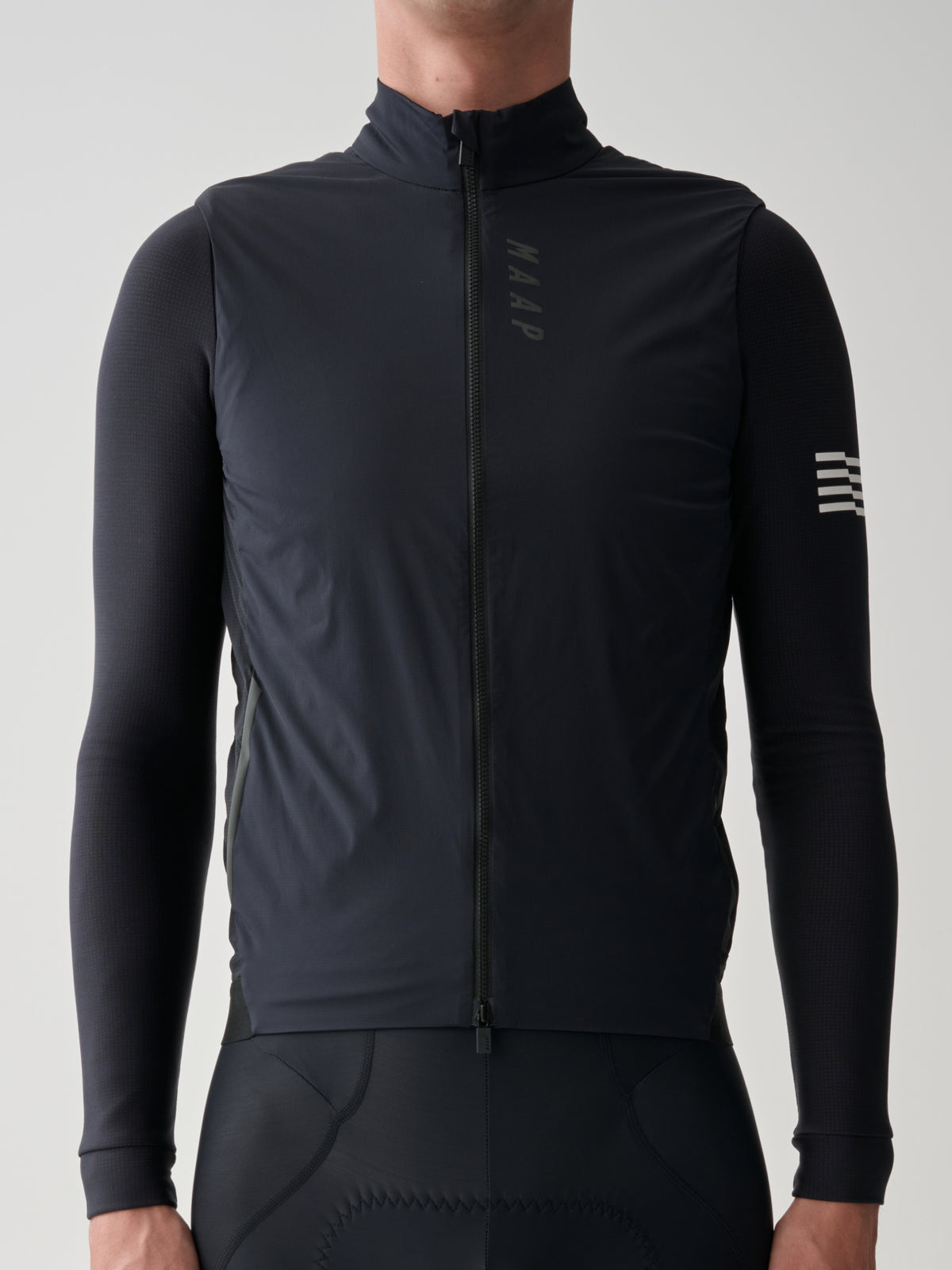 TEAM FLOW INSULATED VEST - BLACK