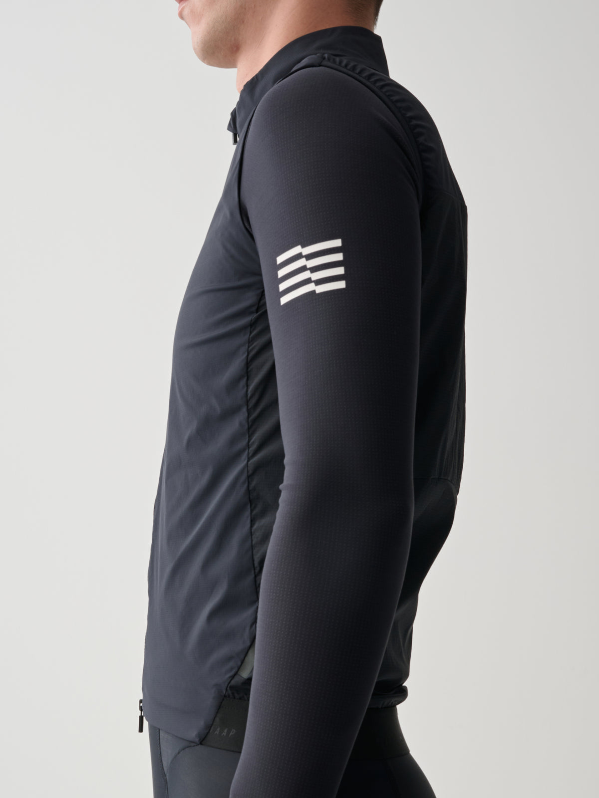 TEAM FLOW INSULATED VEST - BLACK