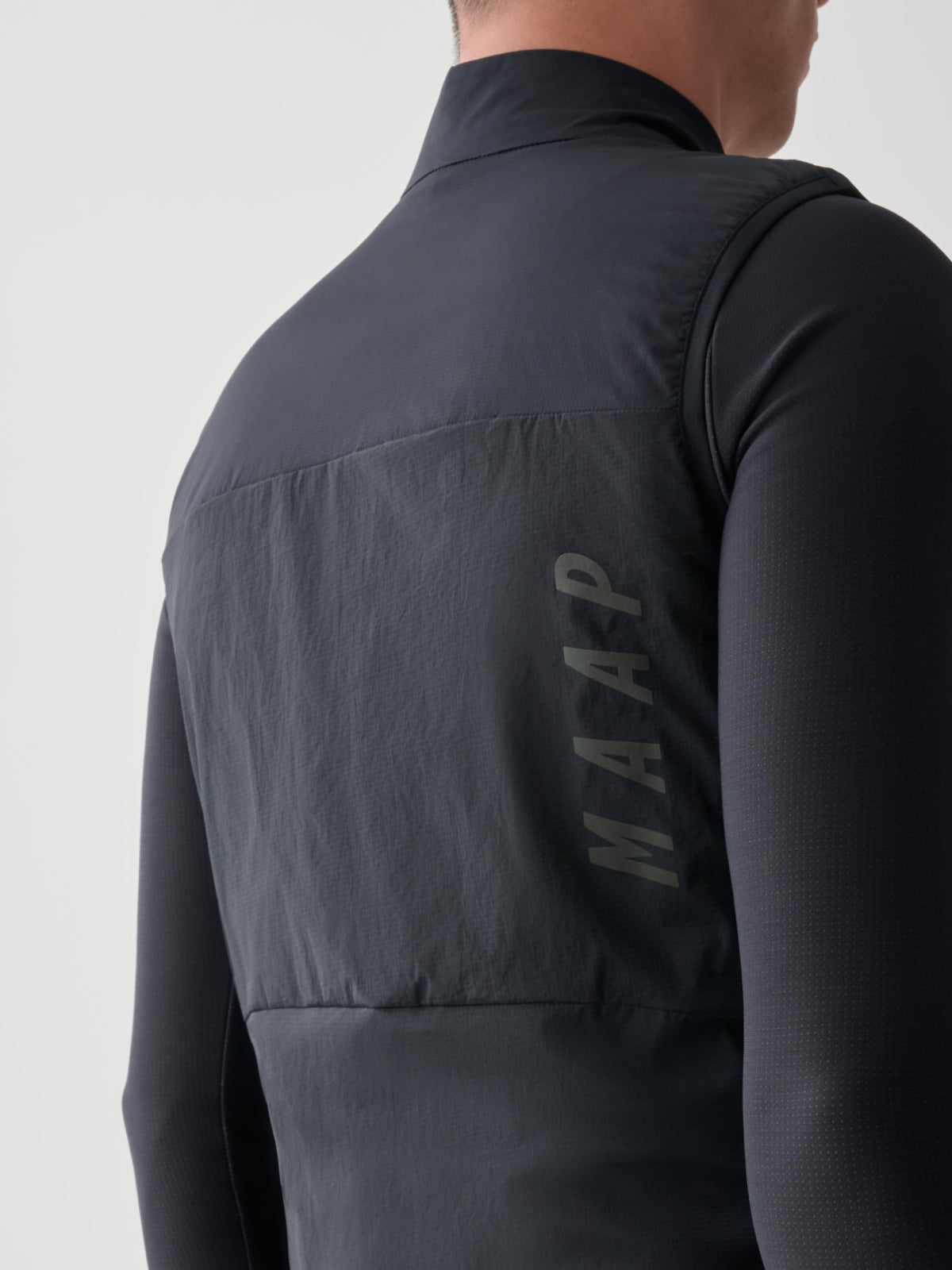 TEAM FLOW INSULATED VEST - BLACK