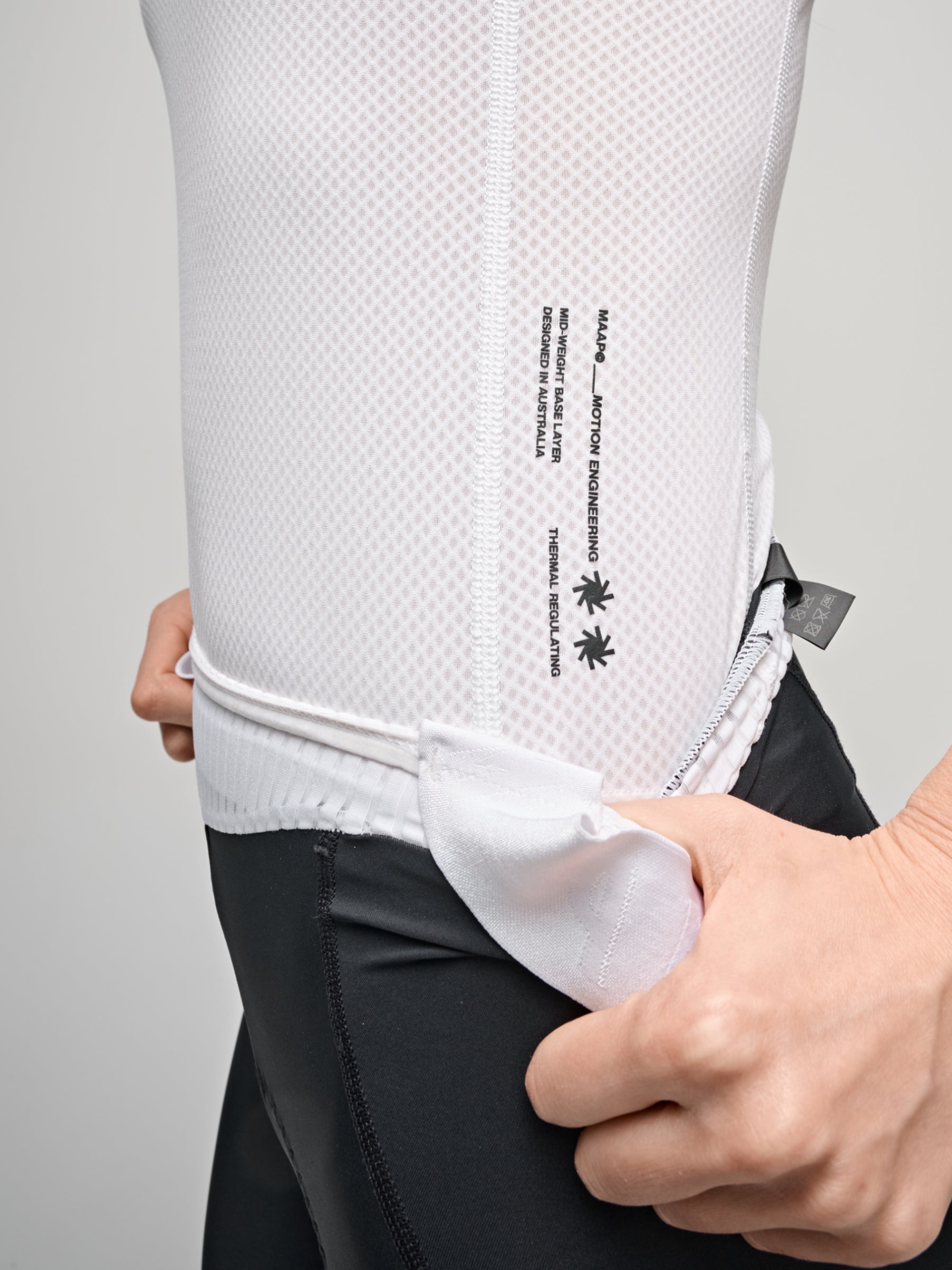 WOMEN'S TEAM MESH BASE LAYER - WHITE