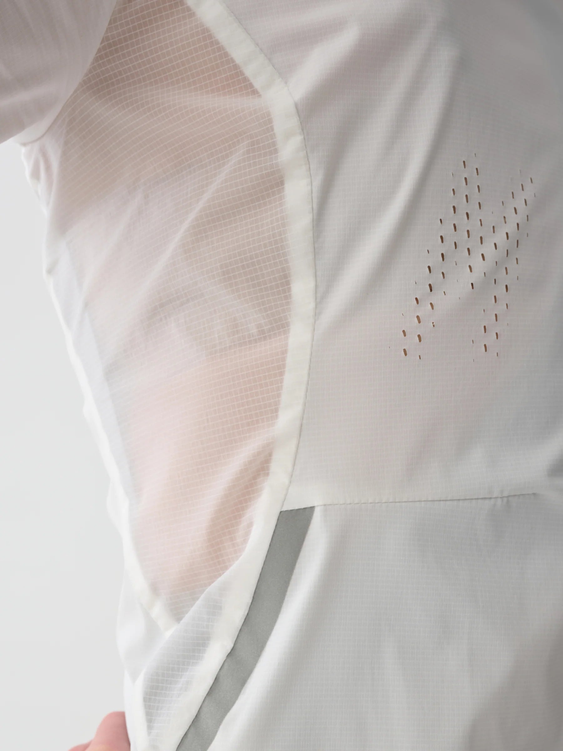 WOMEN'S FLOW JACKET - WHITE