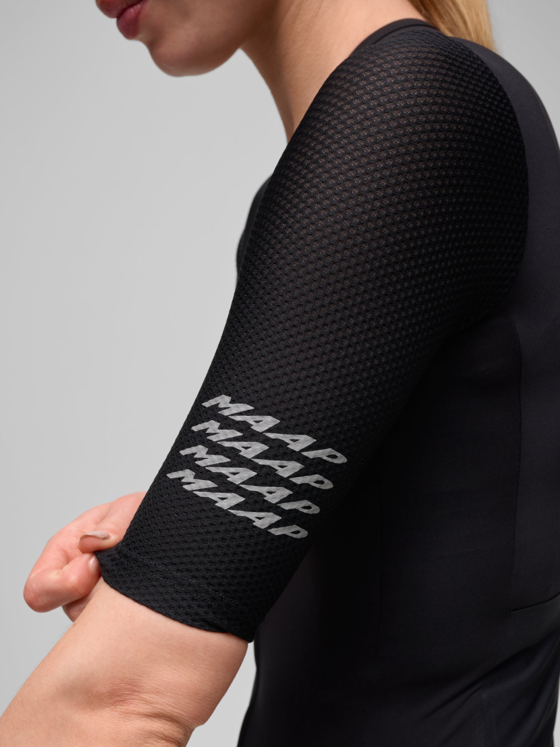 WOMEN'S EMERGE JERSEY -  BLACK