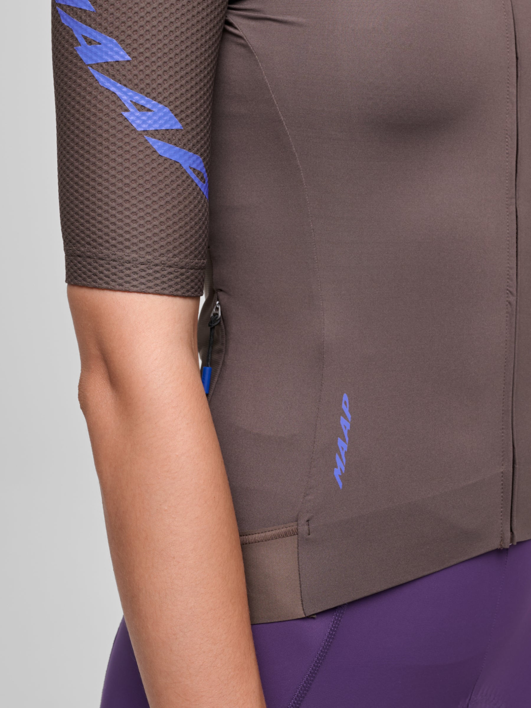 WOMEN'S EMERGE JERSEY -  BROWN UMBER
