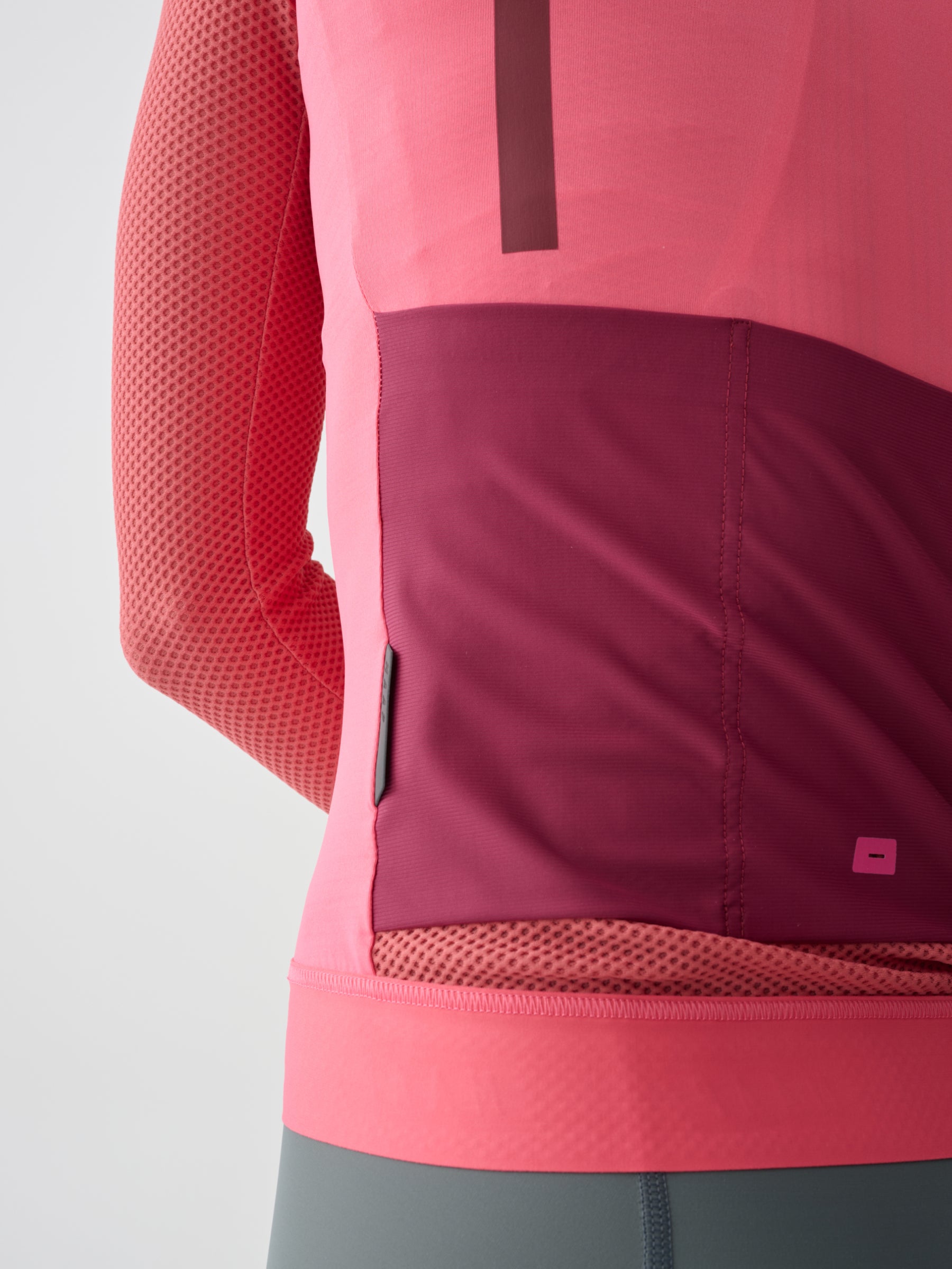 WOMEN'S EVADE PRO BASE LS JERSEY 2.0 - EPIC PINK