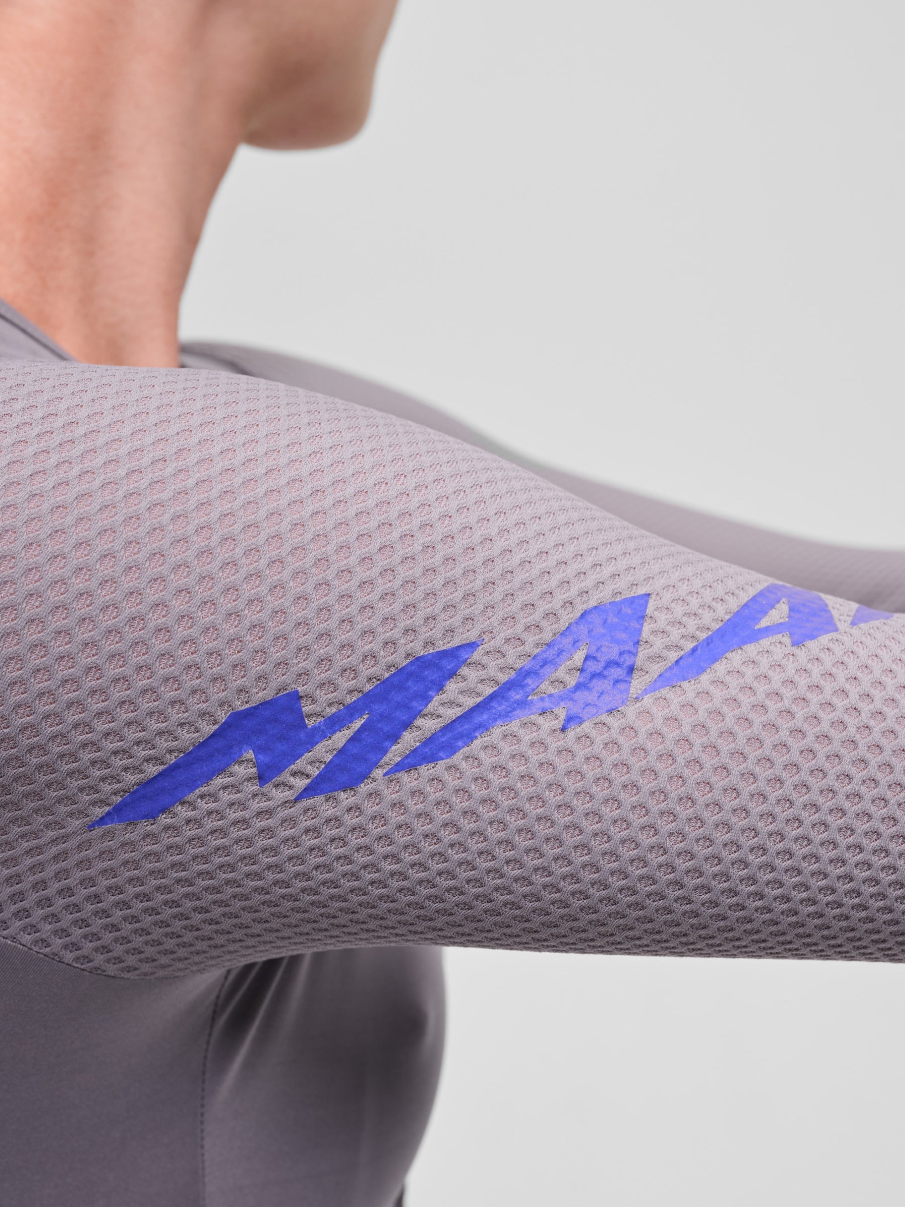 Women's Pro Emerge LS Jersey in Anthracite: product image 6