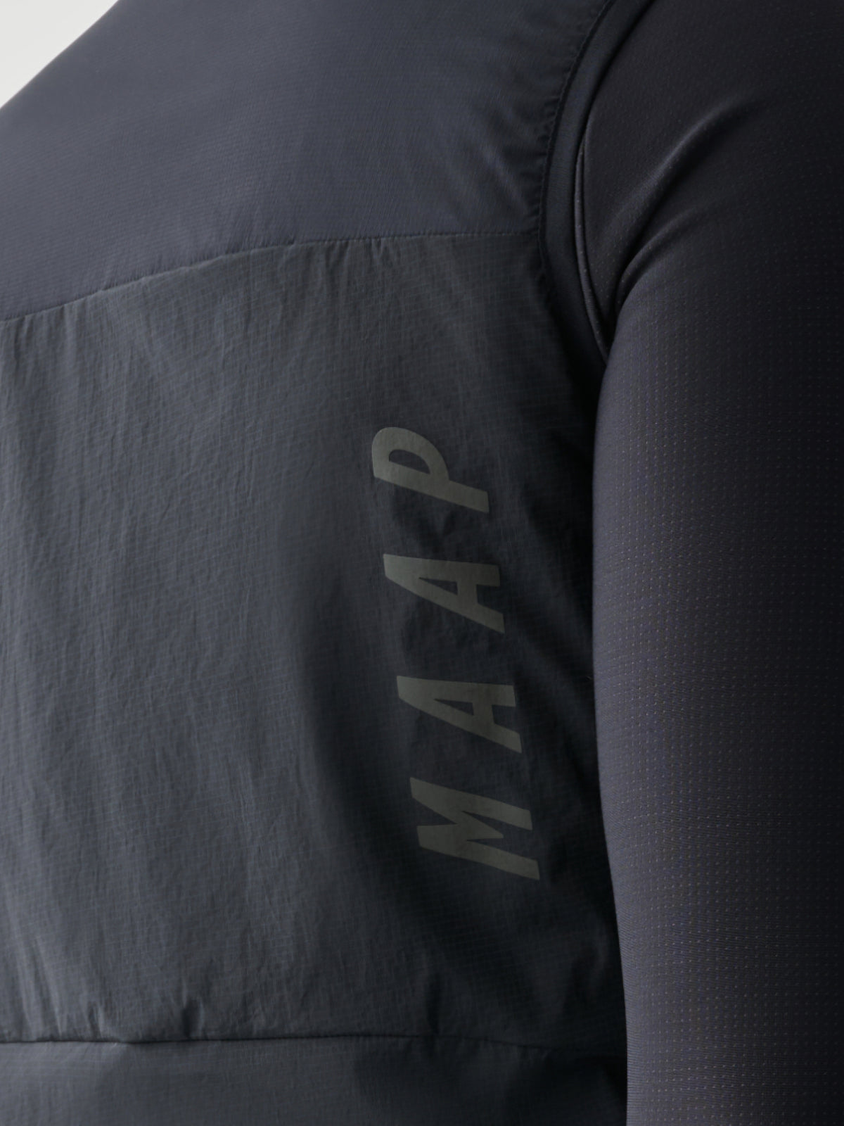 WOMEN'S TEAM FLOW INSULATED VEST - BLACK