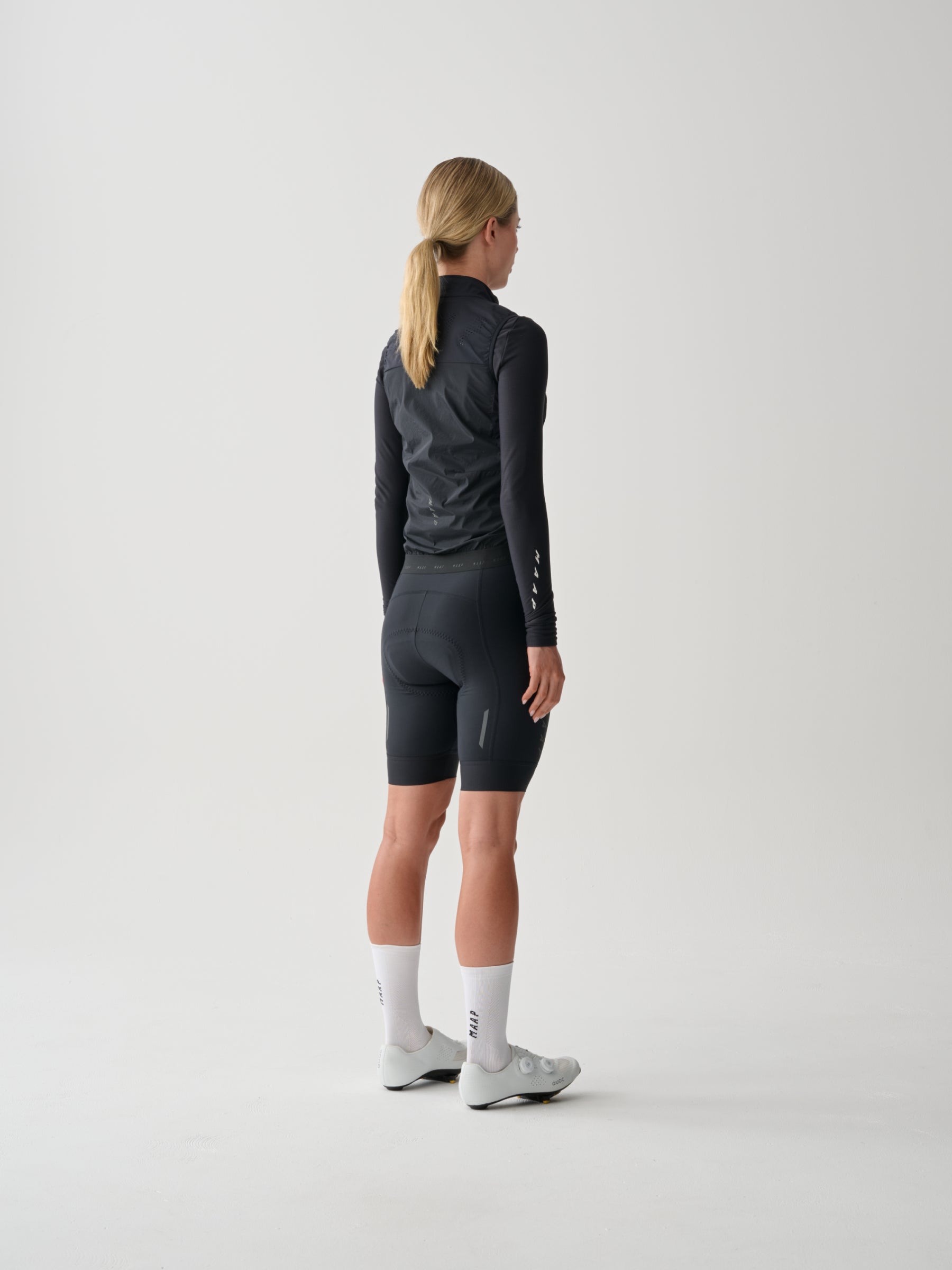 WOMEN'S FLOW VEST - BLACK