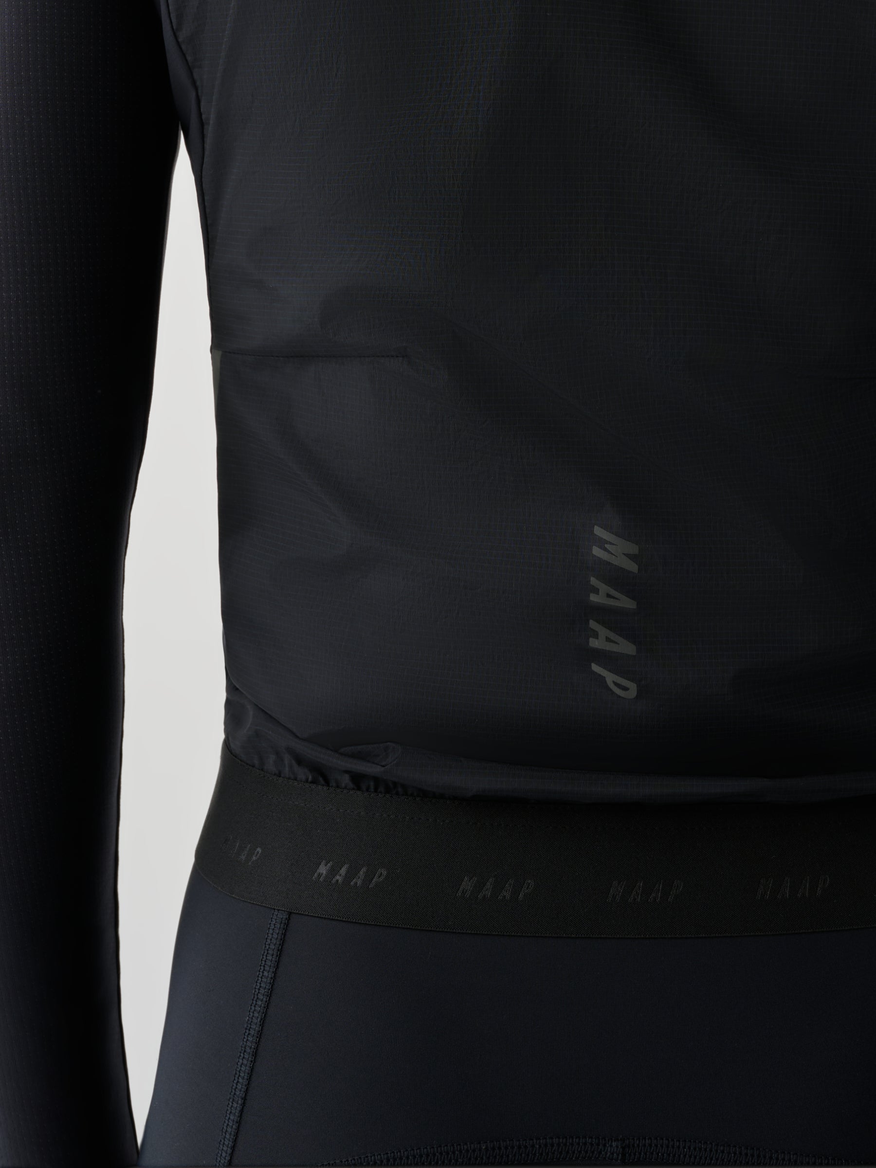 WOMEN'S FLOW VEST - BLACK