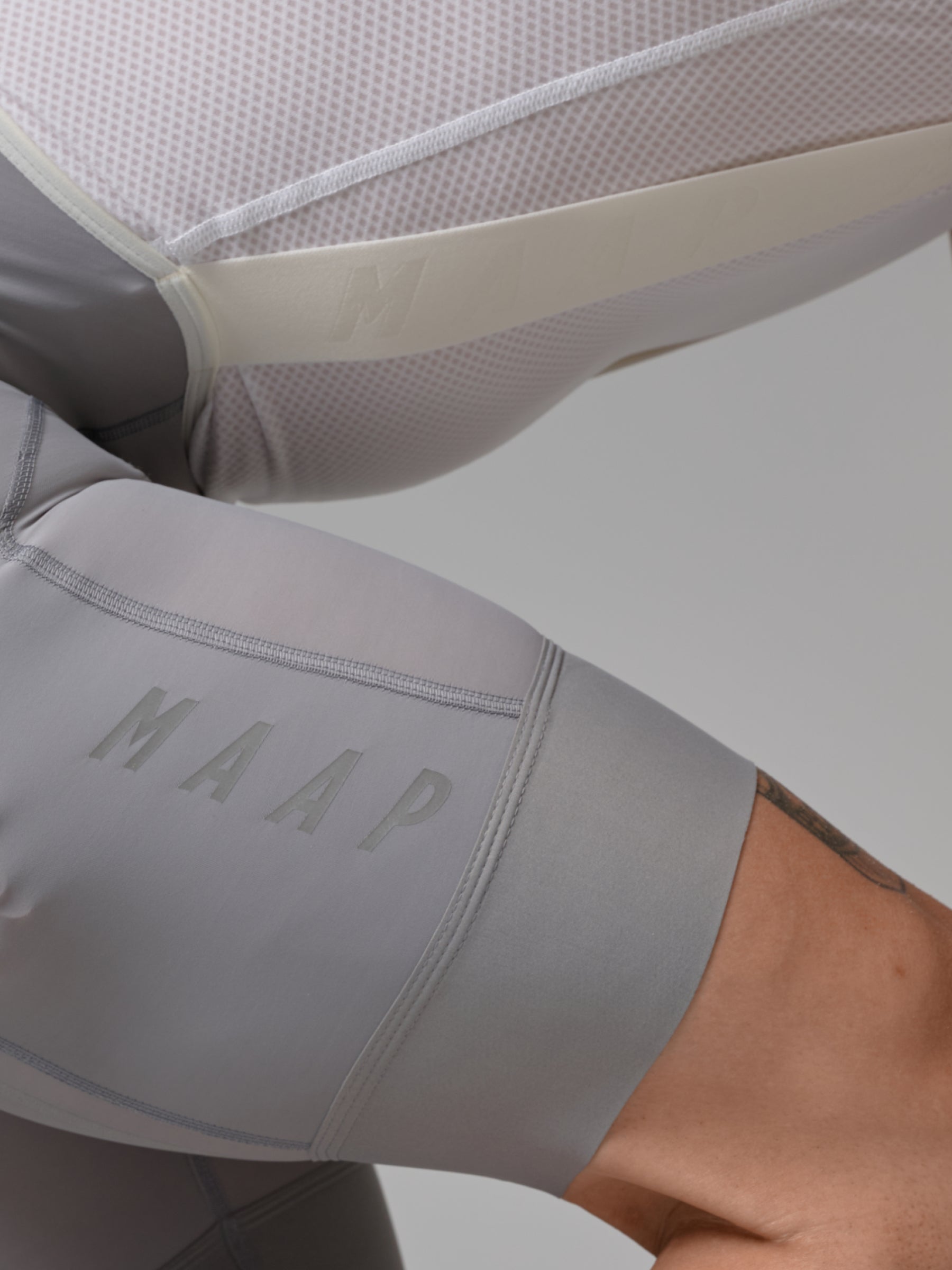 Team Bib Evo Cargo in Charcoal Plum: Ensuring the leg hem stays firmly in place with an elasticated hem band with a silicone
