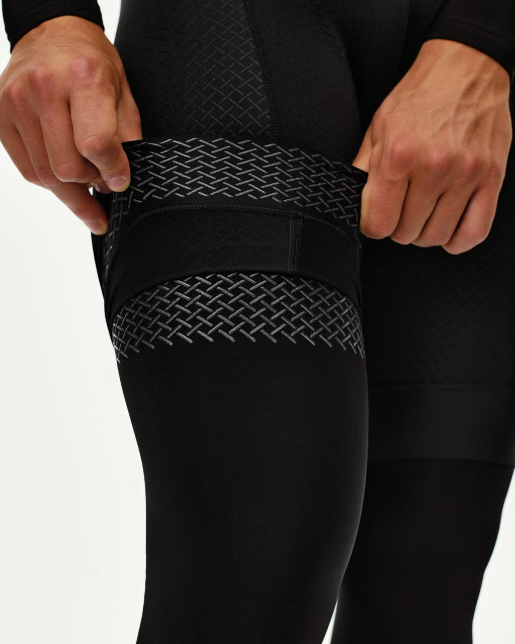 LOGO KNEE WARMERS - BLACK