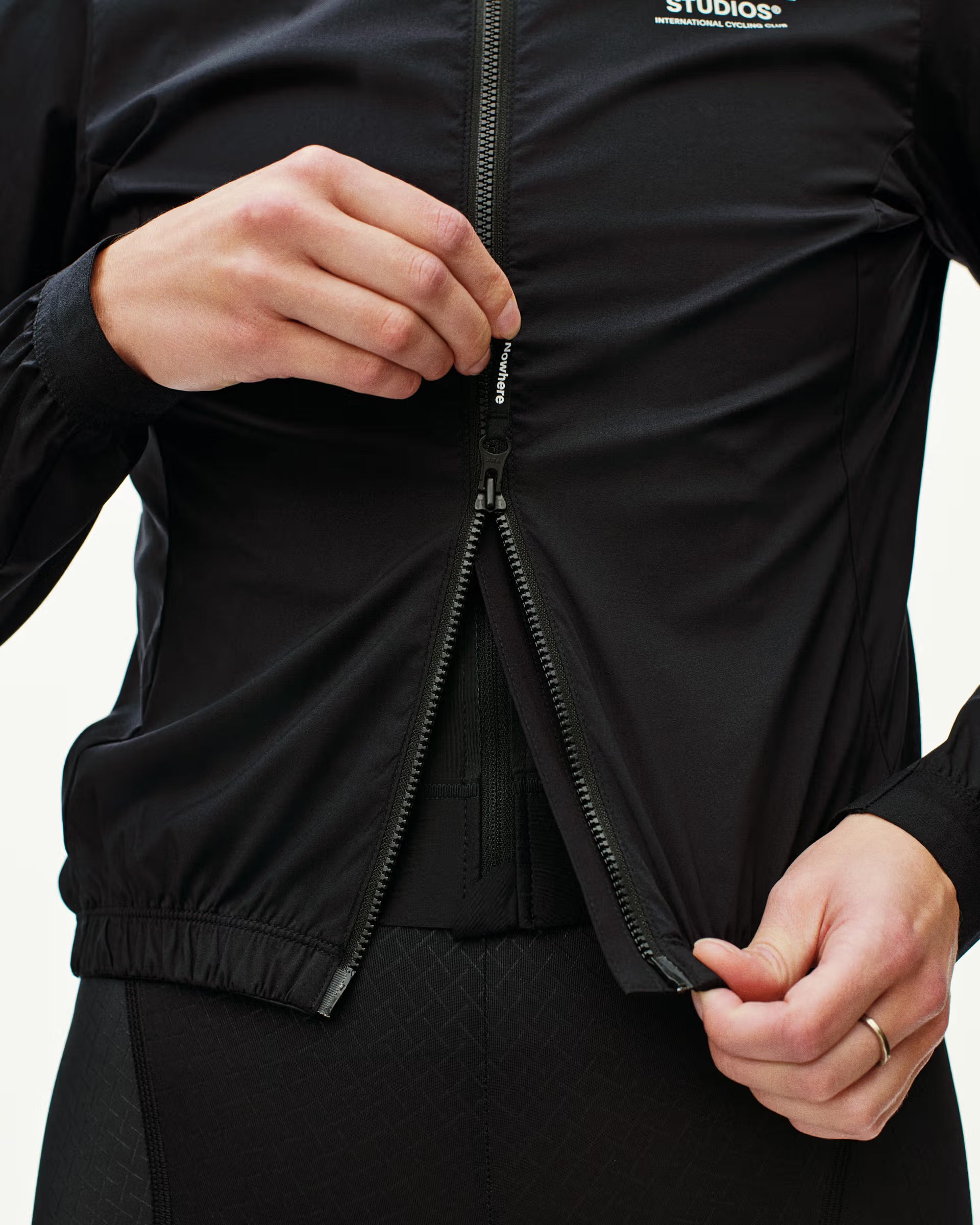 WOMEN’S MECHANISM STOW AWAY JACKET - BLACK