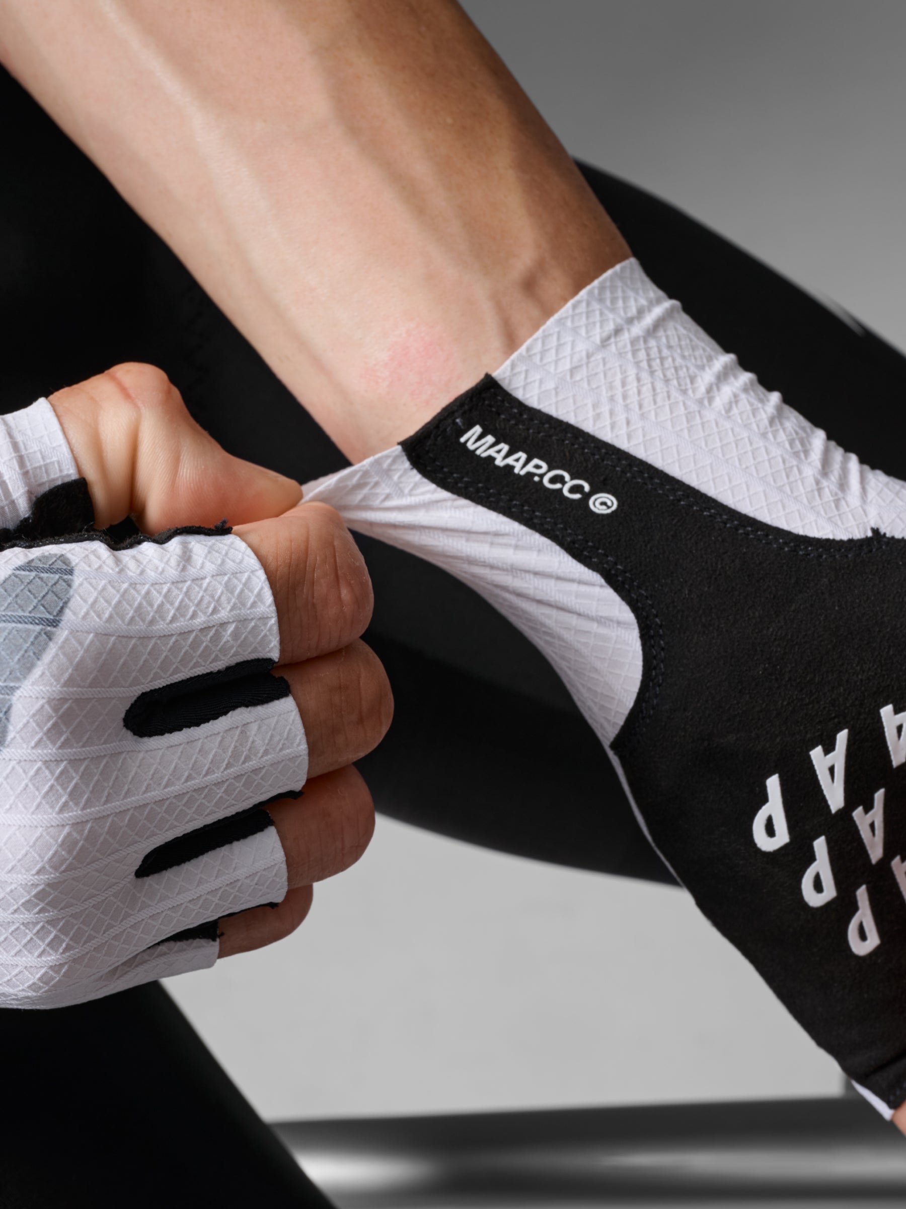 PRO AERO MITT - WHITE